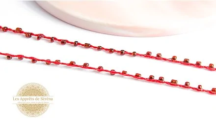 Fil coton perlé de rocailles rouge griotte 2mm